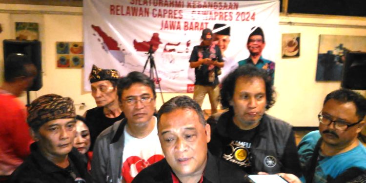 Wakil Ketua TPN Benny Rhamdani Sapa Relawan Ganjar Mahfud di Kota Bandung