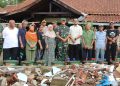 Panglima TNI Jenderal Agus Subiyanto Bantu Masyarakat Terdampak Gempa Sumedang