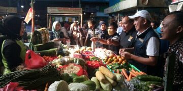 Cegah Kartel, KPPU dan BPKN Sidak Pasar Cihapit dan Griya Pahlawan Kota Bandung