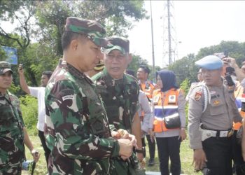Panglima TNI Jenderal Agus Subiyanto dan Kapolri Tinjau KM 70 Cikampek
