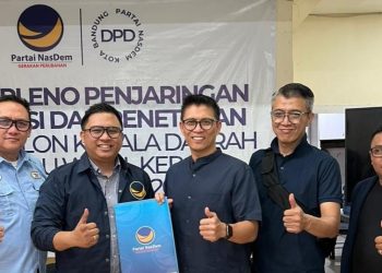 Anggota DPR RI Muhammad Farhan Serahkan Formulir Bakal Calon Walikota Bandung ke Partai NasDem