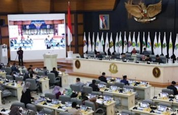 Ketua DPRD Jabar Taufik Hidayat Pimpin Rapat Paripurna, Bahas Tiga Agenda