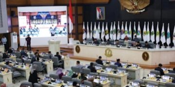 Ketua DPRD Jabar Taufik Hidayat Pimpin Rapat Paripurna, Bahas Tiga Agenda