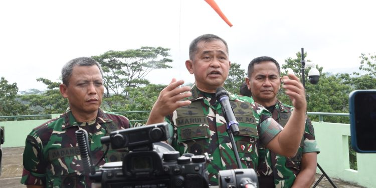 Pangdam III/Siliwangi Dampingi Kasad Tinjau Latbakjat Pesud