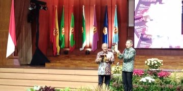 Majalah Mangle Versi Baru Resmi Diluncurkan di Universitas Padjadjaran